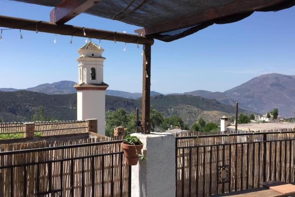 La Casa Rural De Paco Y Ana Pitres Екстериор снимка