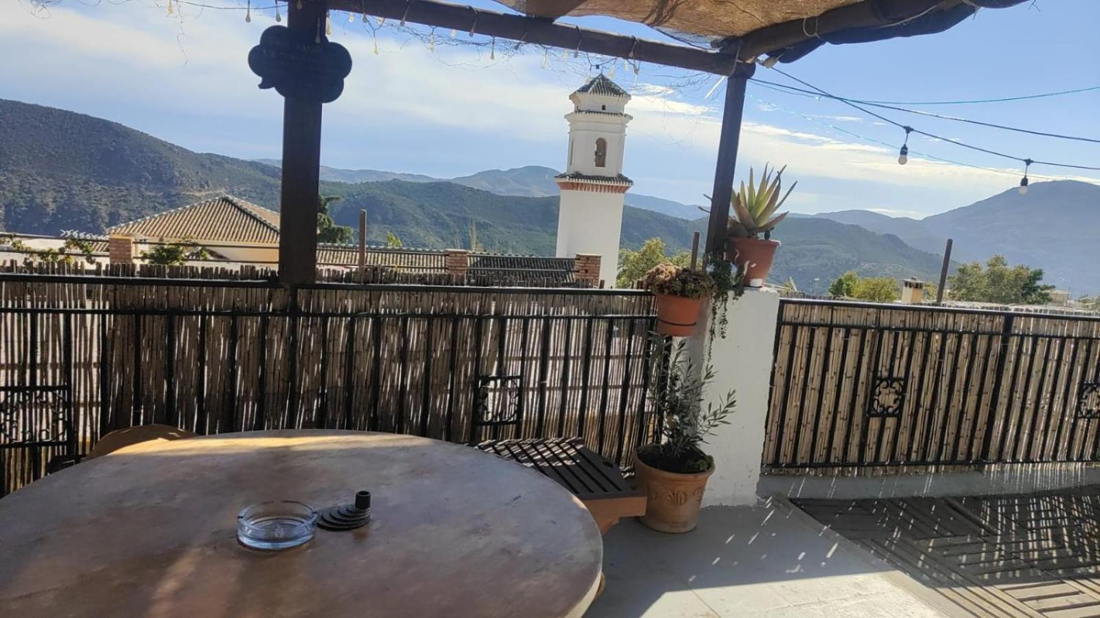 La Casa Rural De Paco Y Ana Pitres Екстериор снимка